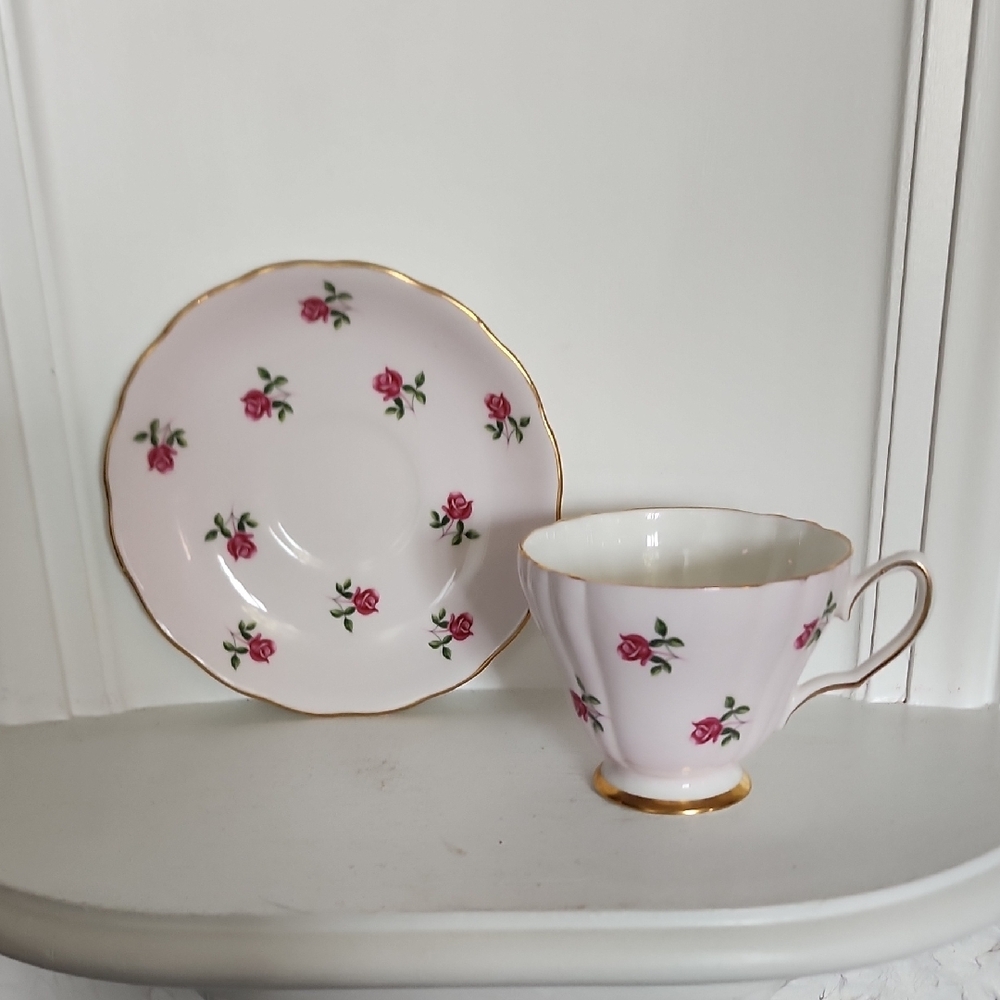 Colclough Bone China ~Pink Floral Tea Cup & Saucer ~ Made In  England